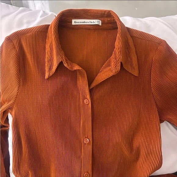 ❌SOLD❌ abercrombie & fitch ribbed button down shirt - Picture 2 of 4